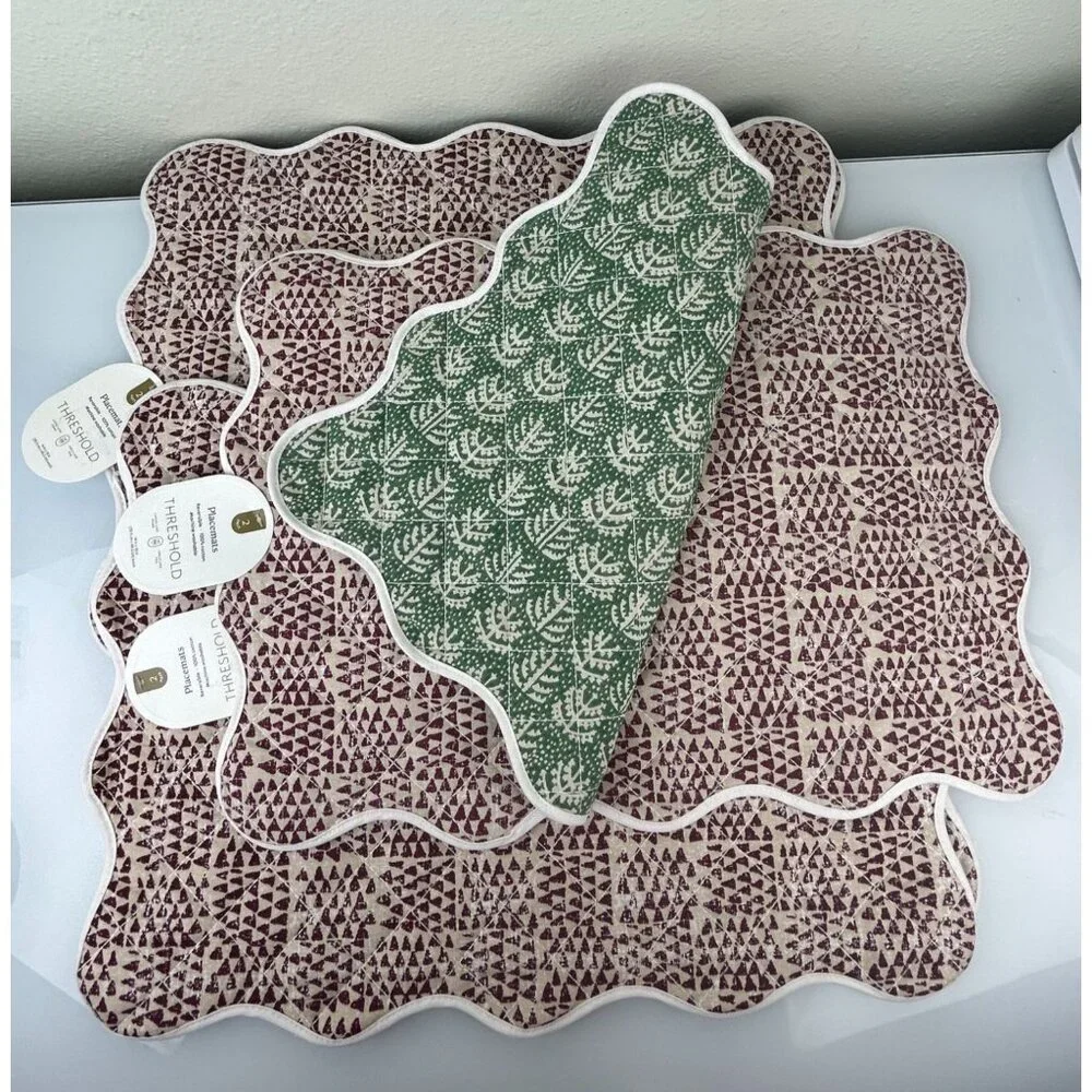 Threshold Reversible Fabric Placemats Scalloped Edge Green Maroon Set 6 NWT